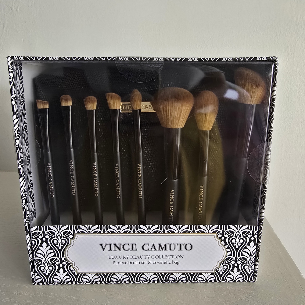 Vince Camuto 8-Piece Makeup Brush Set in Black with Natural Bristles